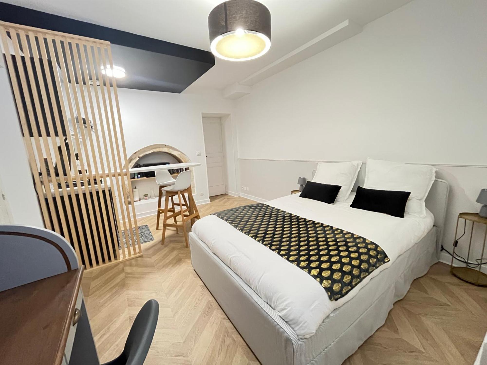 Le Studio Haslay Seraucourt En Plein Coeur De Ville De Bourges - Charme De L Ancien Et Confort Contemporain 部屋 写真